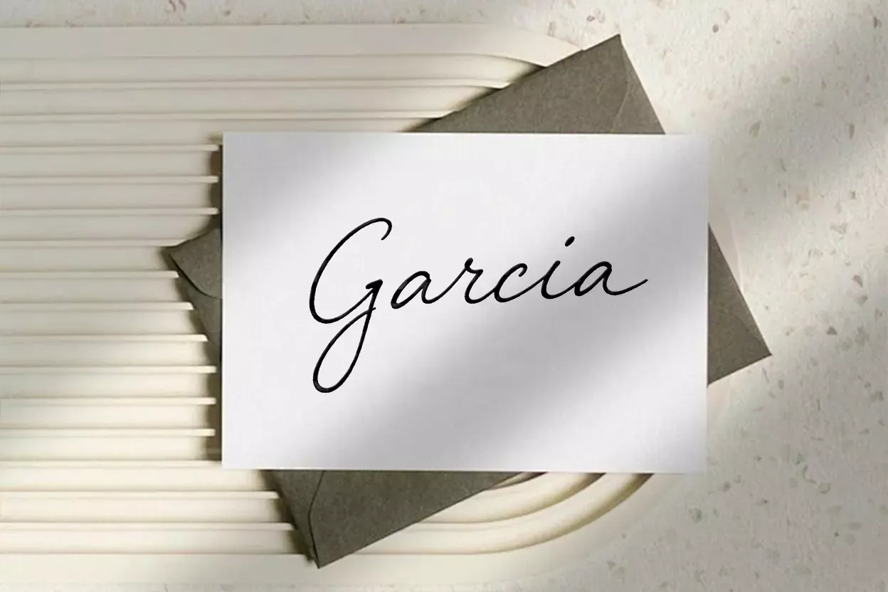Create an Artistic Business Card Signature with the AI Signature Generator
