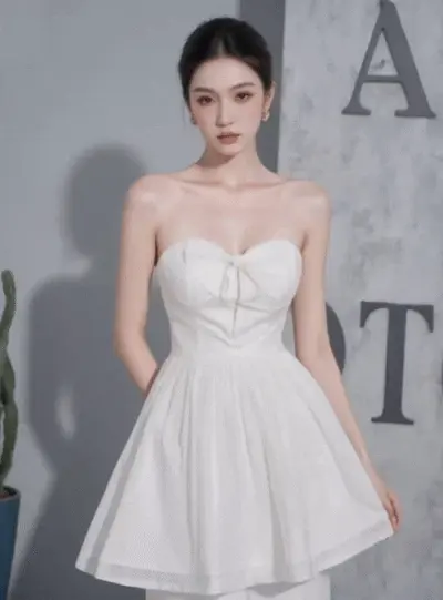 Ubah gaun menjadi bikini dengan generator video bikini AI
