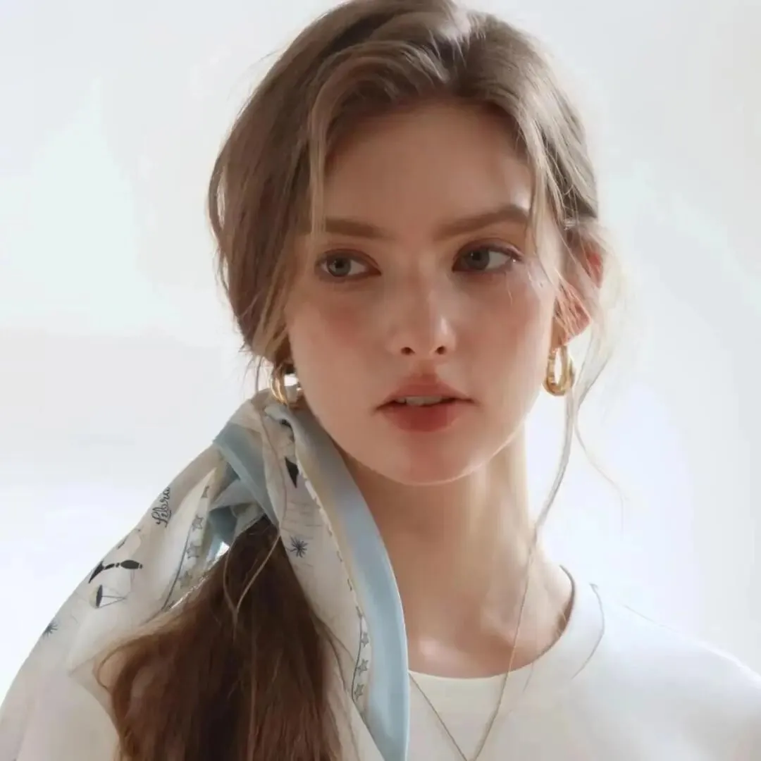 Emily Carter's avatar